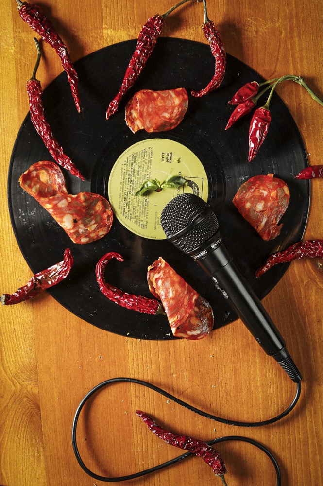Salame piccante e peperoncini calabresi